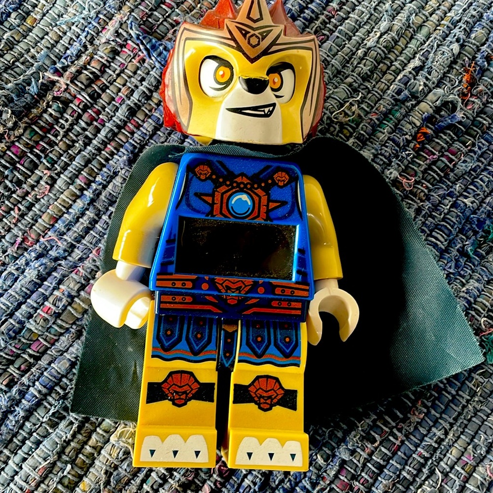 LEGO Legends of Chima Laval Figure alarm clock lights up blue - Picture 1 of 3